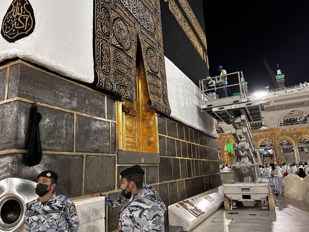 Kabe'nin örtüsü temizlendi - Resim: 6